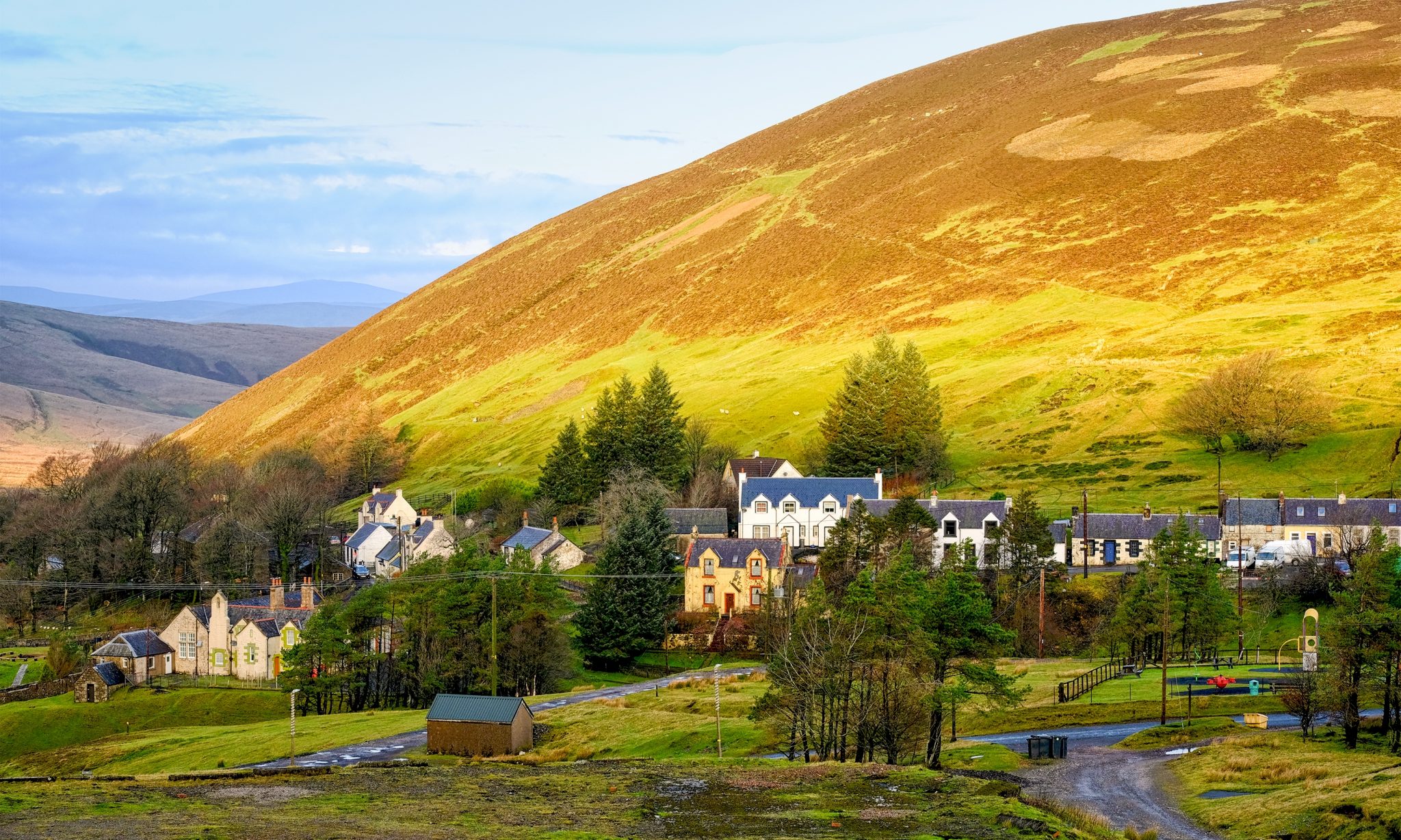 scottish lowlands and southern uplands        
        <figure class=